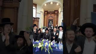 סנדי דינקל מרגש באירוע של אהל שרה לנערים עם מוגבליות