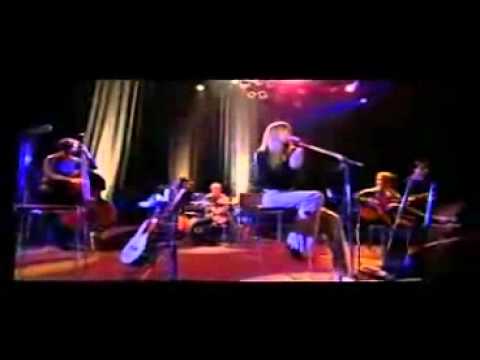 Carla Bruni chante Fernande de Georges Brassens.mp4