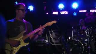 11 Alice in Blunderland