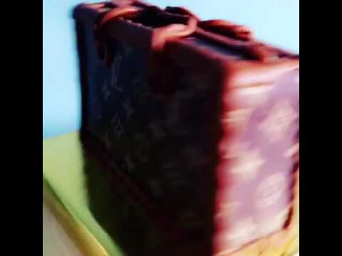LOUIS VOITTON CAKE.