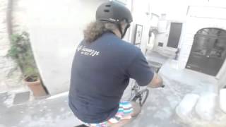preview picture of video 'Centro storico di Turi in bici con Gopro 360'