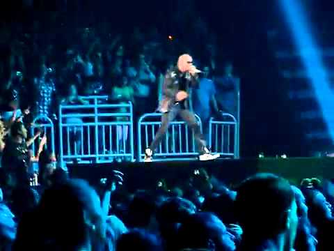 prum cosculluela ft wisin y yandel en su concierto en puerto rico