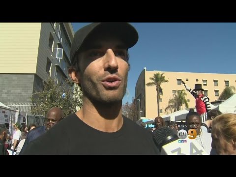 'Jane The Virgin' Hunk Justin Baldoni Takes Part In Carnival Of Love