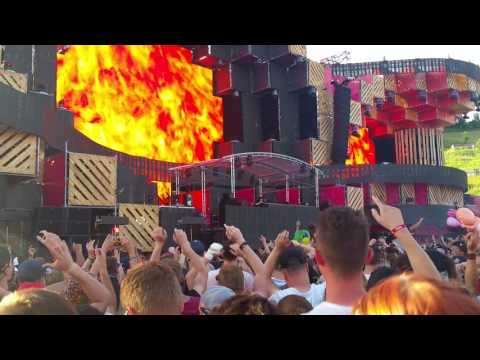 Jack Ü playing 'Jungle Bae (VIP Mix)/SMACK!' live at Electric Love Festival 2016 #ELF16