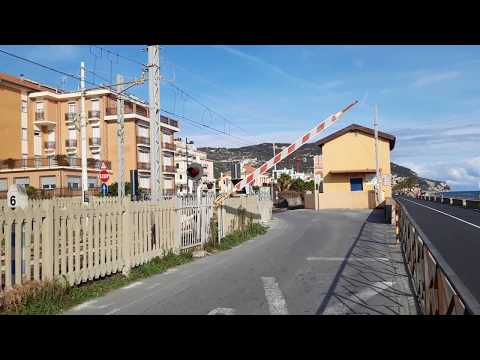 Spoorwegovergang Pietra Ligure (I)//Railroad crossing//Passaggio  a livello