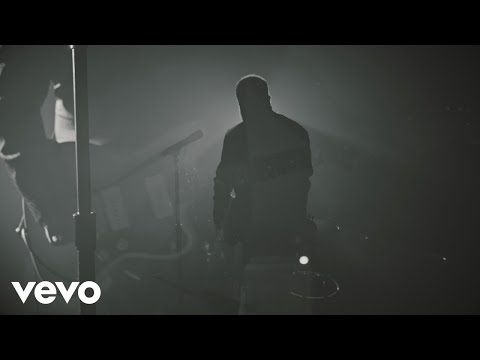 The Mavericks - La Sitiera (Official Performance Video)