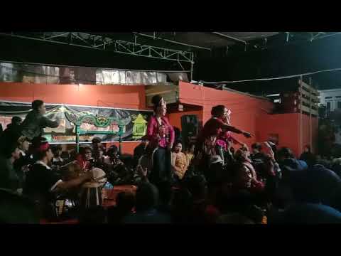 Bajidor oces grup saung Abah di manjah berem rame pisan!!!