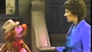 Classic Sesame Street - Sue & Guide Dog Todd Visit Maria (Scenes)
