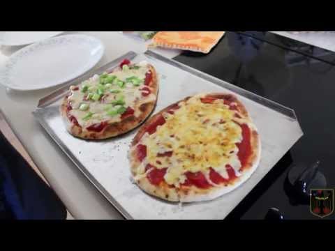 Quick and Easy 7 Minute Naan Pizza