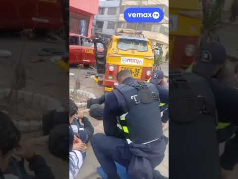 🚨 Mototaxi choca con auto en San Juan de Miraflores: dos heridos deja accidente