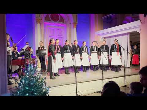 Folklórny súbor Liptov vítal nový rok 🎻