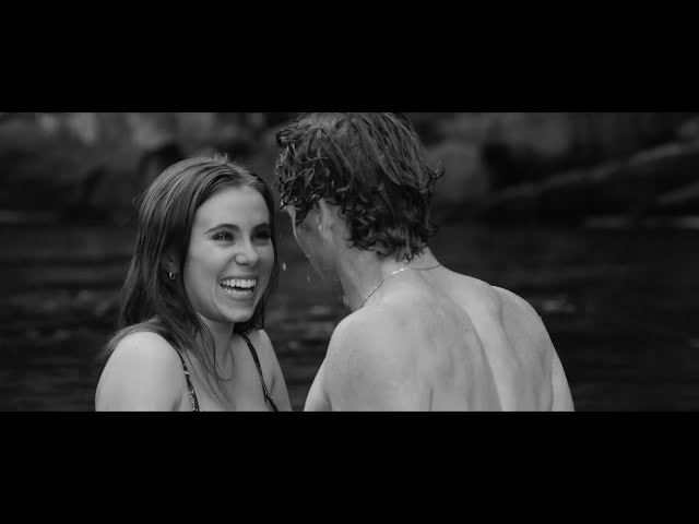 Video zu 'Ghost Town' ansehen