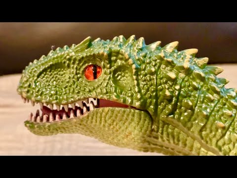 Amazing Velociraptor is ALIVE! GiloBaby Dinosaur