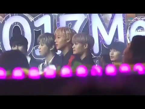 171202 Wanna One reaction when EXO won Artist Of The Year @ Melon Music Awards 2017