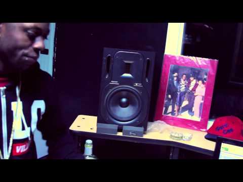 Smitty Boy-"Snoop Dogg" ft Yung (of Cali Swag District)