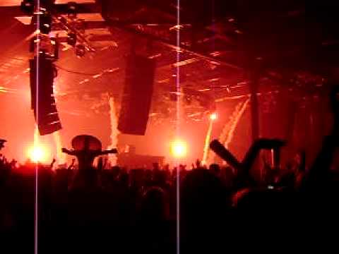 Tiesto @ Evolution playing Calvin Harris - I'm not Alone (Tiesto remix)