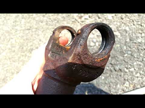 Replacing the universal joints in my 2003 Chevy Trailblazer with Moog parts