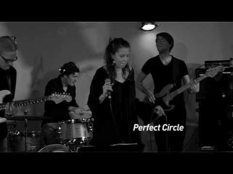 Tania Esperanza Hensen & Band - Perfect Circle