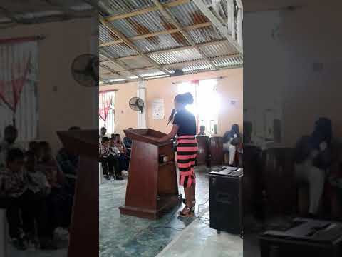 Cantora del señor Tomaira yireh de la Rosa