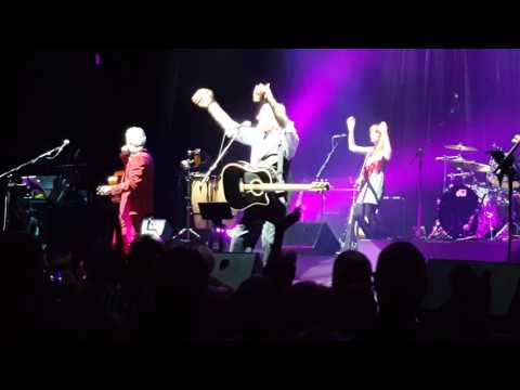 Steve Harley & Cockney Rebel - [11 November 2015] - 'Come up and See Me (make me smile)'