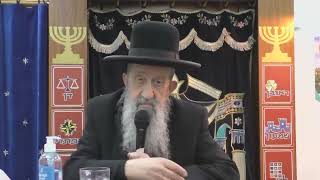 הרב בן ציון מוצפי • ראש העין בית הכנסת אהבת ישראל • פרשת תצווה (בית הכנסת מוסאיוף) - התמונה מוצגת ישירות מתוך אתר האינטרנט יוטיוב. זכויות היוצרים בתמונה שייכות ליוצרה. קישור קרדיט למקור התוכן נמצא בתוך דף הסרטון