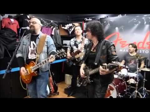 FENDER XPERIENCE at Woodbrass guitares store Paris Master