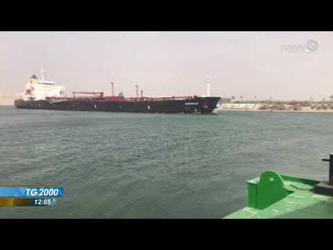 La crisi di Suez, navi bloccate. Danni per 9 miliardi di euro