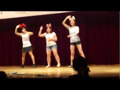 Friends doing Orange Caramel's Aing