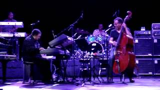 6-20-12 George Duke and Stanley Clarke &quot;No Rhyme No Reason&quot; solo.MPG