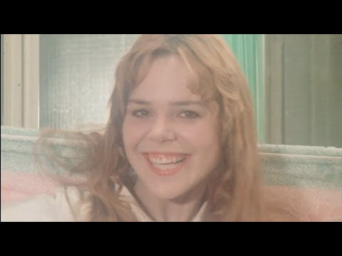 Jiří Korn - Je to žena (z filmu Holky z porcelánu) (1974)