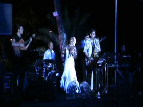 ALINA RAMIREZ & IRESON IN SILOSO BEACH GUEST SILVIA ABALOS SINGS LA BRUJA .wmv