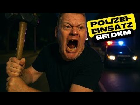 POLIZEI EINSATZ BEI DKM ( HAMMER ATTACKE )