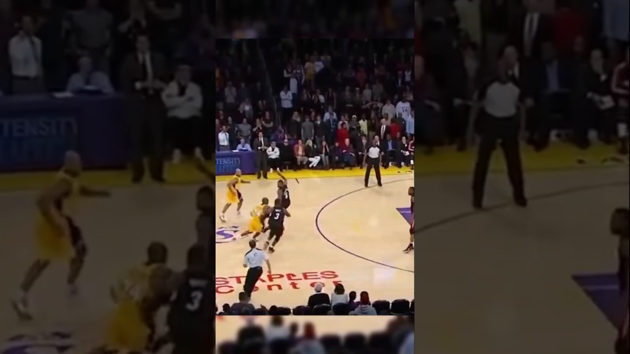 Kobe Bryant's crucial 3-point play ????