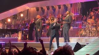 Michael Bublé - Everything // Live Paris 2023/03/24 @Stroubidoul