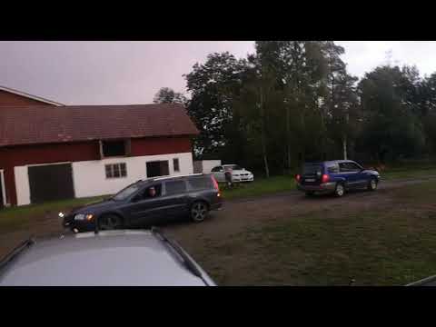 Volvo XC70 D5 vs. Subaru Forester 2.0
