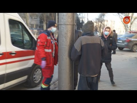 В Мариуполе на улице замерз мужчина