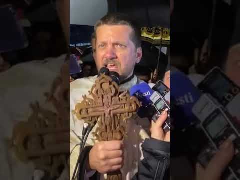 Caru Carevo...Bogu Božije...otac Gojko Perović