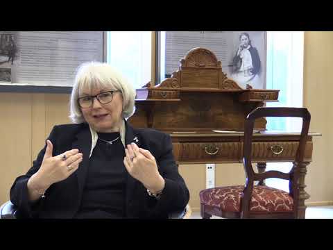 Málfríður Finnbogadóttir segir frá Guðrúnu Lárusdóttir