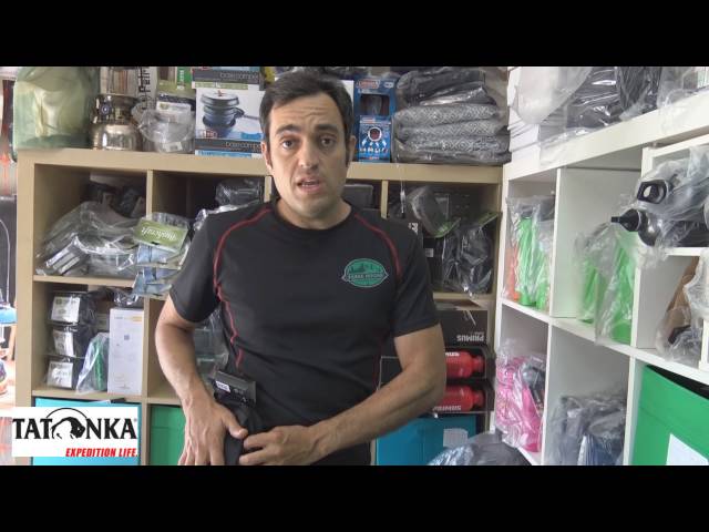 Vídeo relacionado con Looxmeer Portadocumentos de Viaje Familiar con FRID, Cartera Bandolera para 4 Pasaportes Grande Impermeable para Hombre y Mujer, Organizador Documentos Billetes Tarjetas, Negro