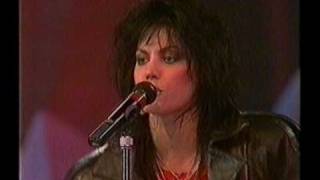 Download lagu Joan Jett and the Blackhearts - I love Rock n Roll - Diamond Awards 1987 mp3
