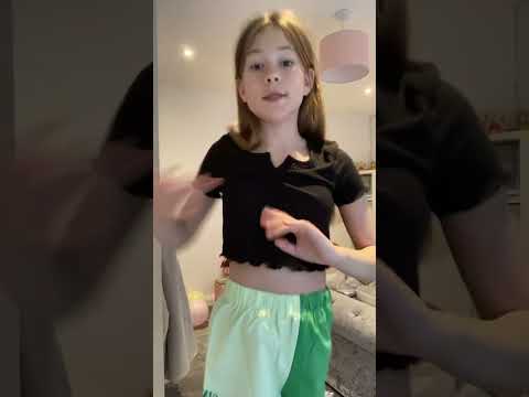 Jackson and Lilah Show Off Their Swimming Skills | Little People, Big World ▶6:25 