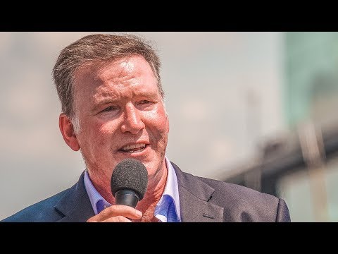 Jim Cornelison Sings 'Back Home Again in Indiana' at the 2018 Indy 500