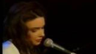 Beverley Craven - I Listen to The Rain (live)