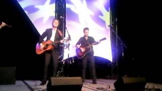 Colin James performs duet with Jim Cuddy of Van Morrison's Into the Mystic