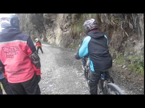 Descida de bike na Estrada da Morte - Downhill de Coroico