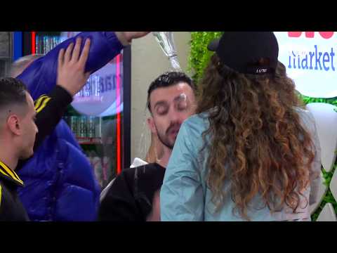 Rogerti lag me ujë Kristin: Tani jemi 1 me 1