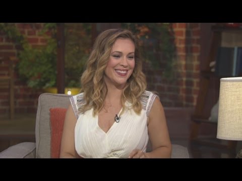 download lagu mp3 mp4 Alyssa Milano Vegan, download lagu Alyssa Milano Vegan gratis, unduh video klip Alyssa Milano Vegan