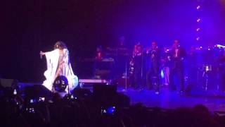 Thalía -Enemigos (Live)