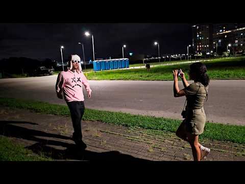 PASSANDO VERGONHA EM PÚBLICO