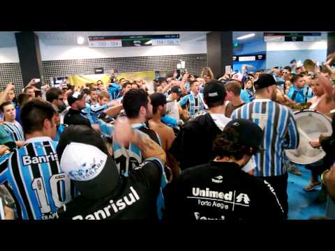 "Alento Pré-Jogo entre GrêmioXFluminense - Campeonato Brasileiro 2013" Barra: Geral do Grêmio • Club: Grêmio